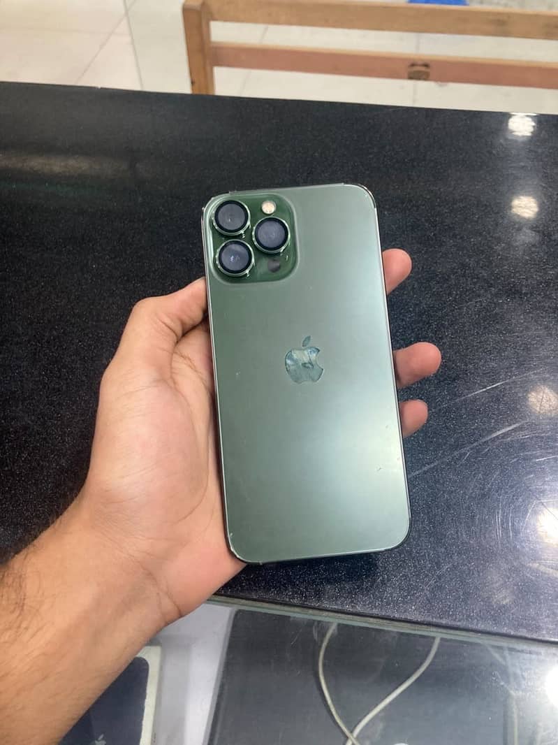 Apple iPhone 13 Pro Max 1