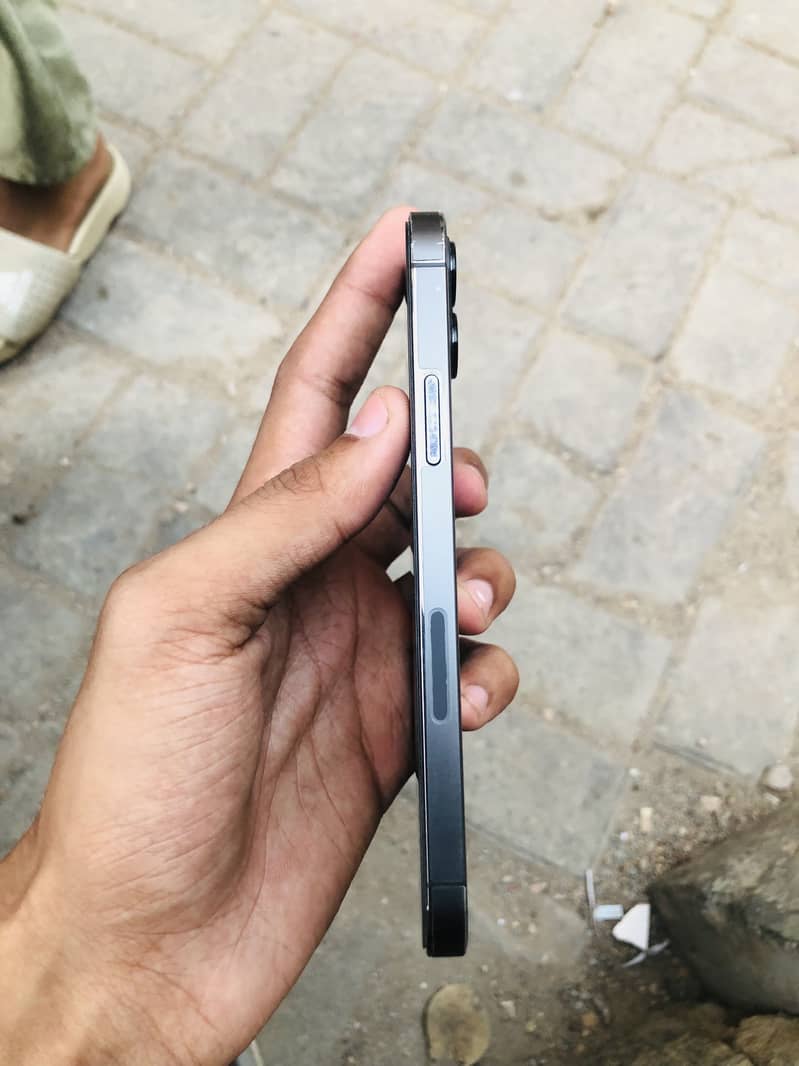 Apple iPhone 12 Pro 6
