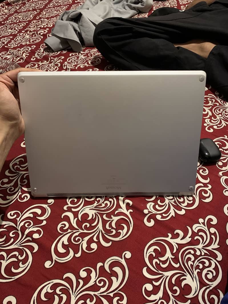 microsoft  Surface laptop 2 2