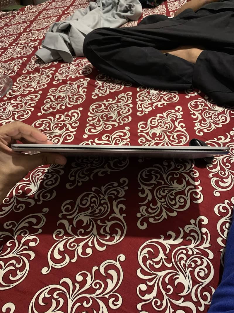 microsoft  Surface laptop 2 11