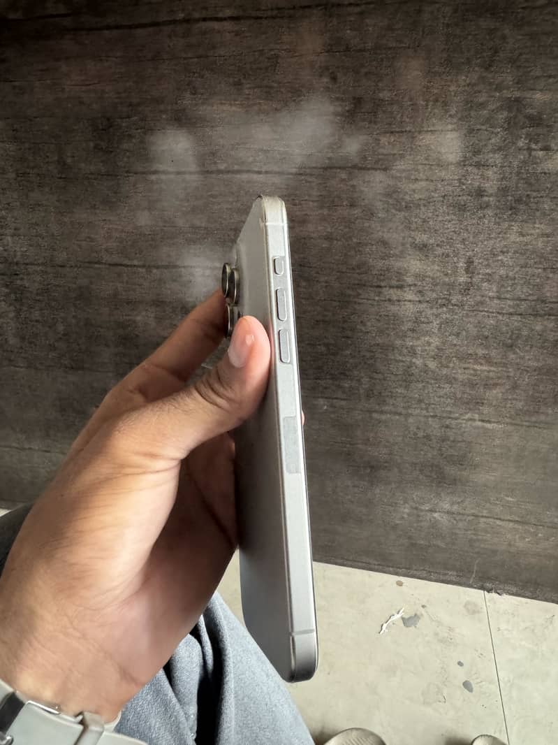 Apple iPhone 15 Pro Max 1
