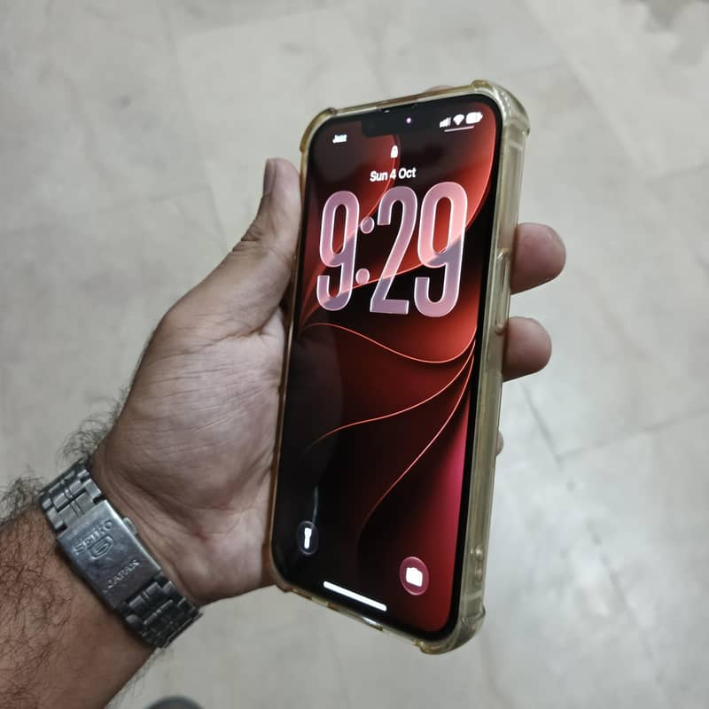 Apple iPhone 13 2