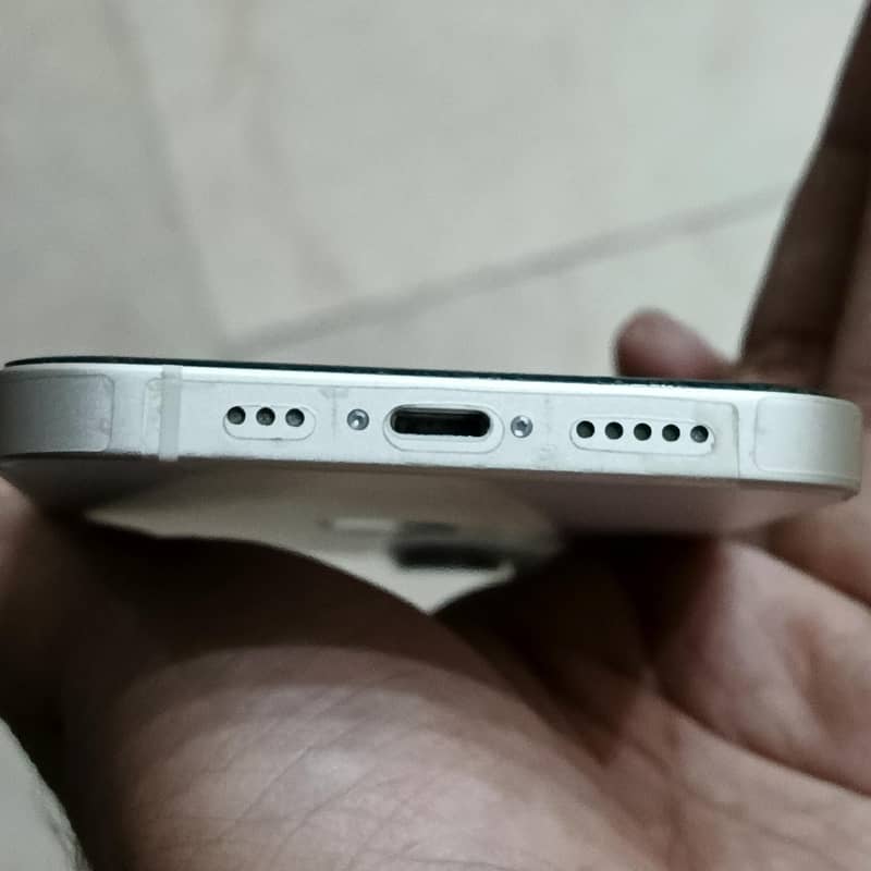 Apple iPhone 13 6