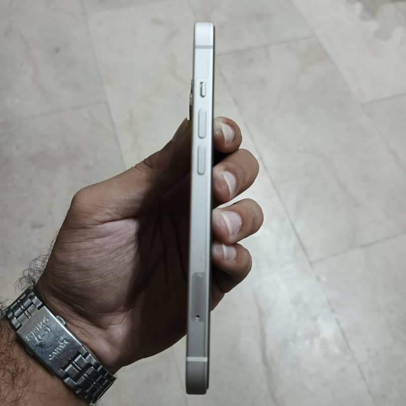 Apple iPhone 13 7