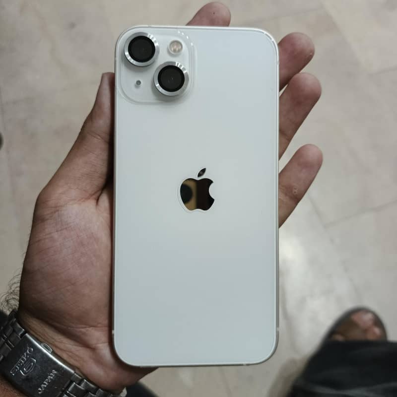 Apple iPhone 13 8