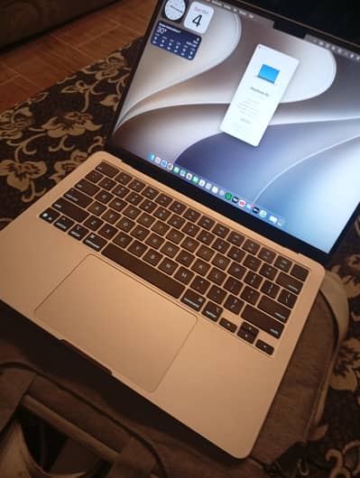 MacBook air M4 2025 condition 10/10 16GB 256GB