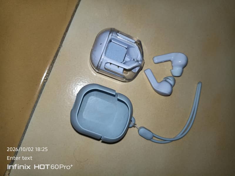 ear buds 1
