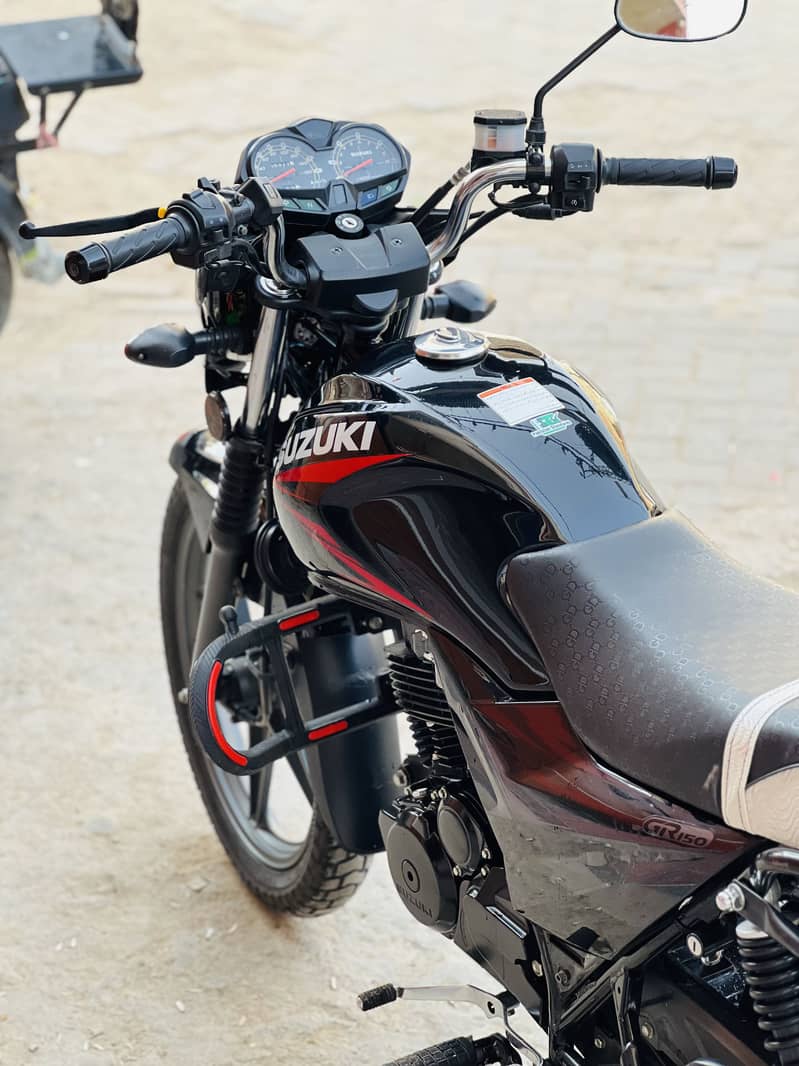 Suzuki GR-150 1