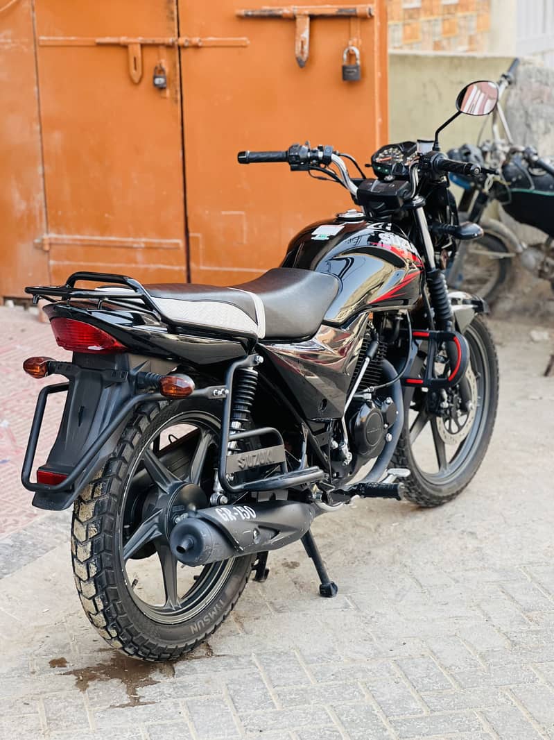 Suzuki GR-150 3