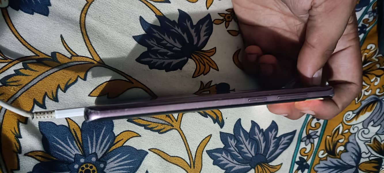 Samsung Mobile S9 Plus 3