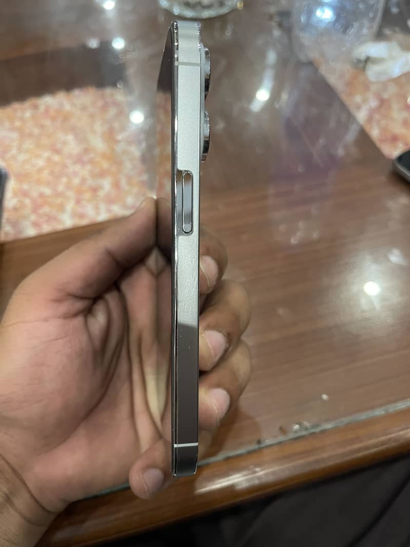 Apple iPhone 14 Pro 2