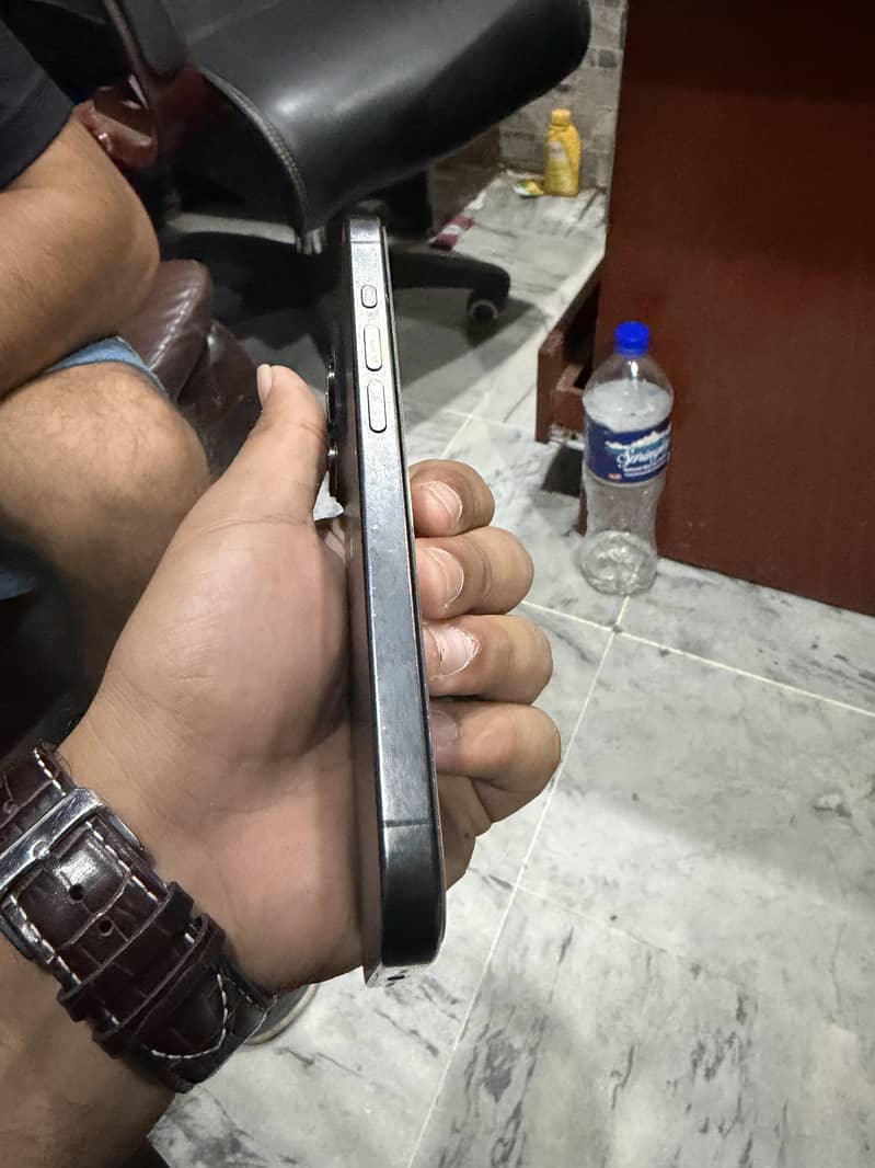 iphone 15 pro jv 1