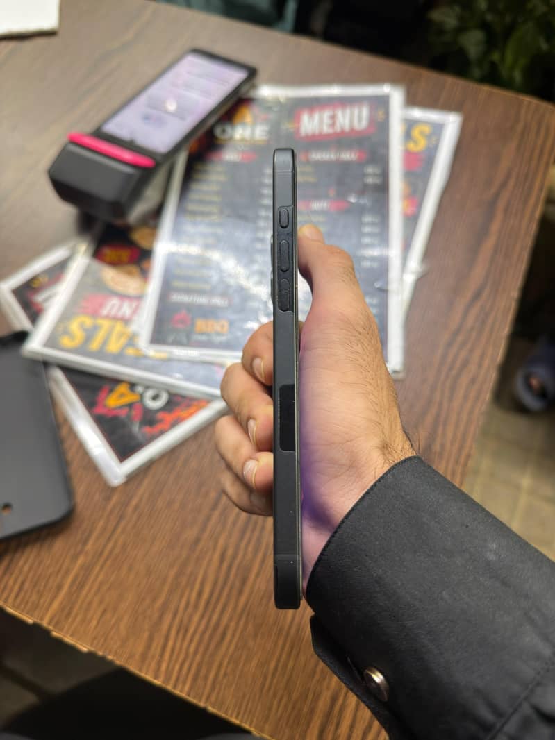 Iphone 16 plus JV 3