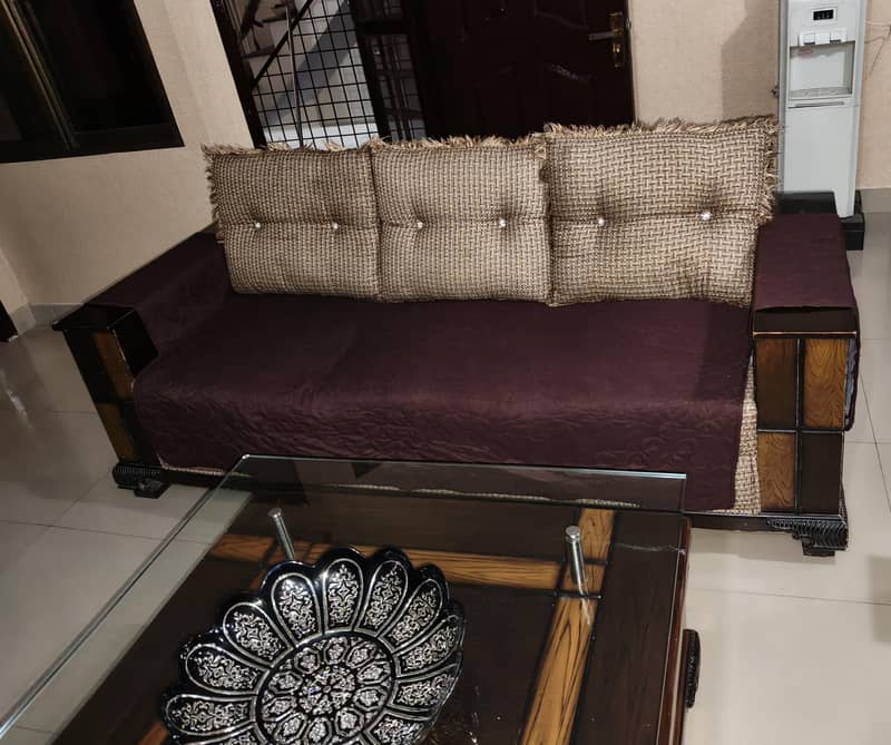 10 seater sofa + table +  covers 0