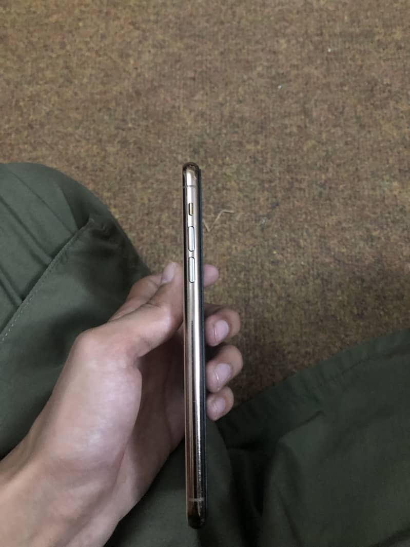 Apple iPhone 11 Pro Max 3