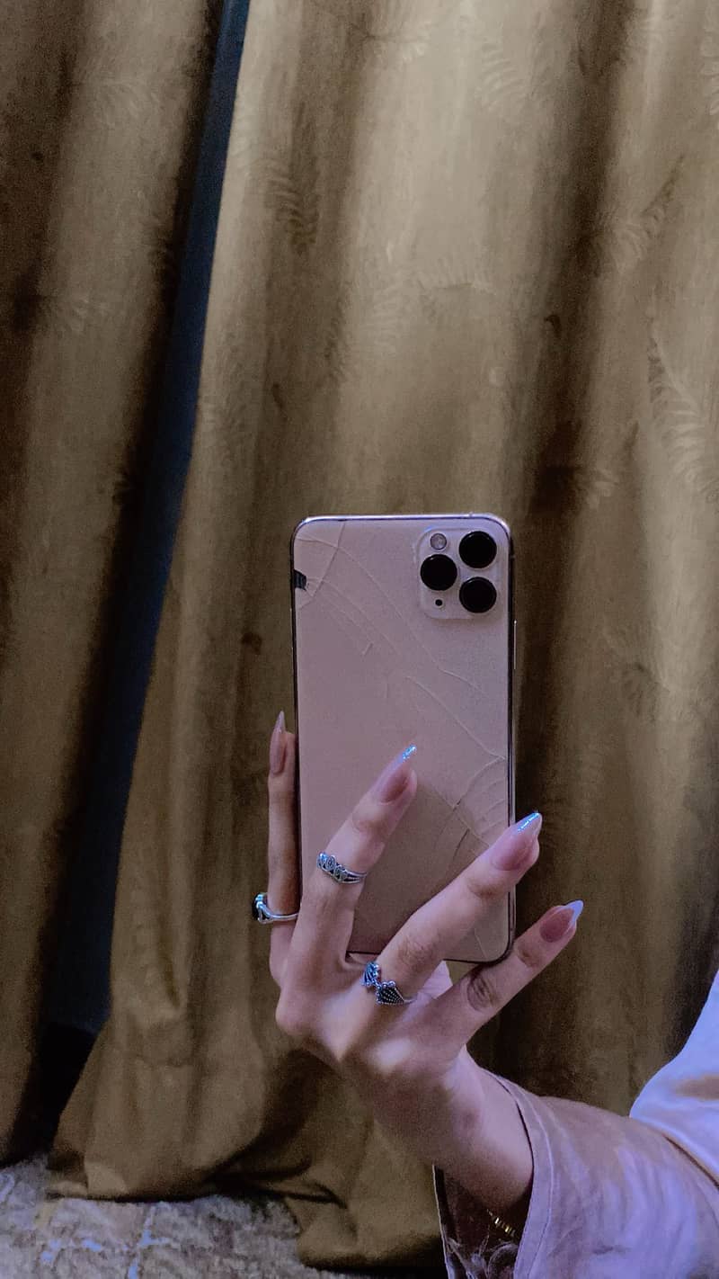 Apple iPhone 11 pro max 1