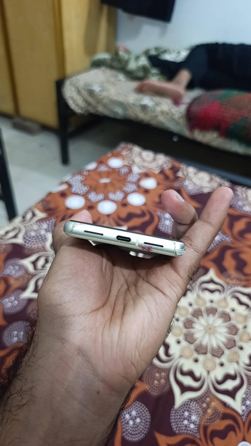 Google Pixel 7 3