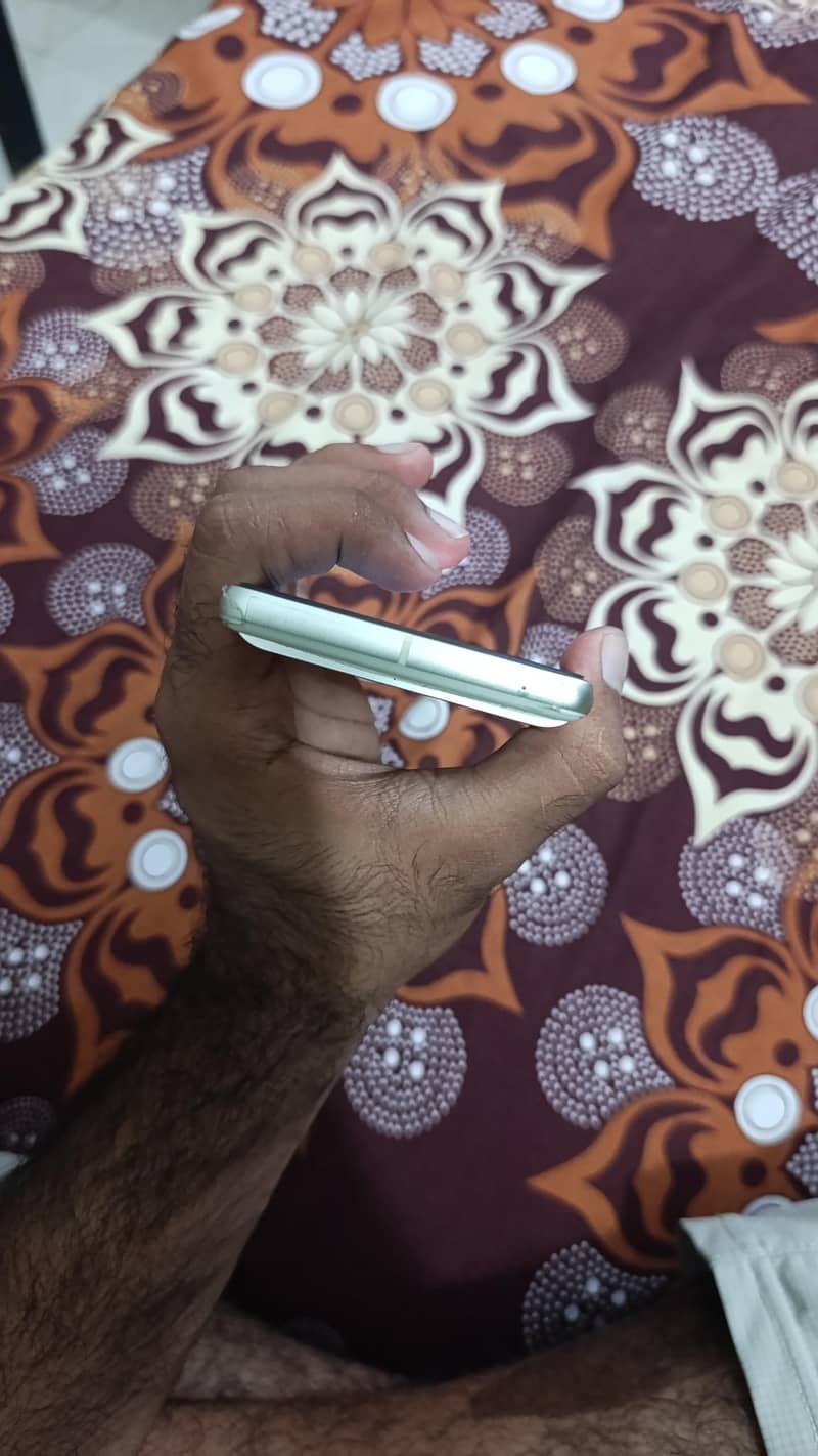 Google Pixel 7 4