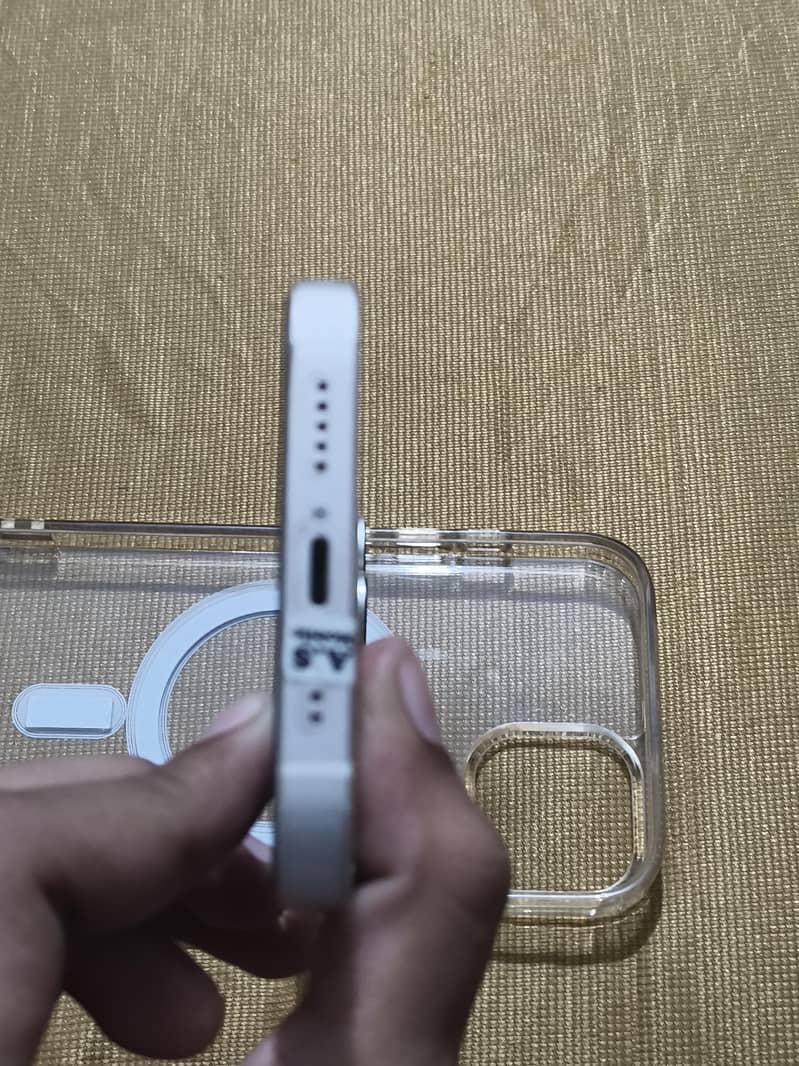 Apple iPhone 14 5