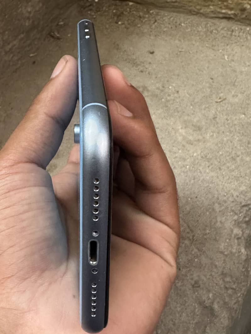 Apple iPhone XR 1