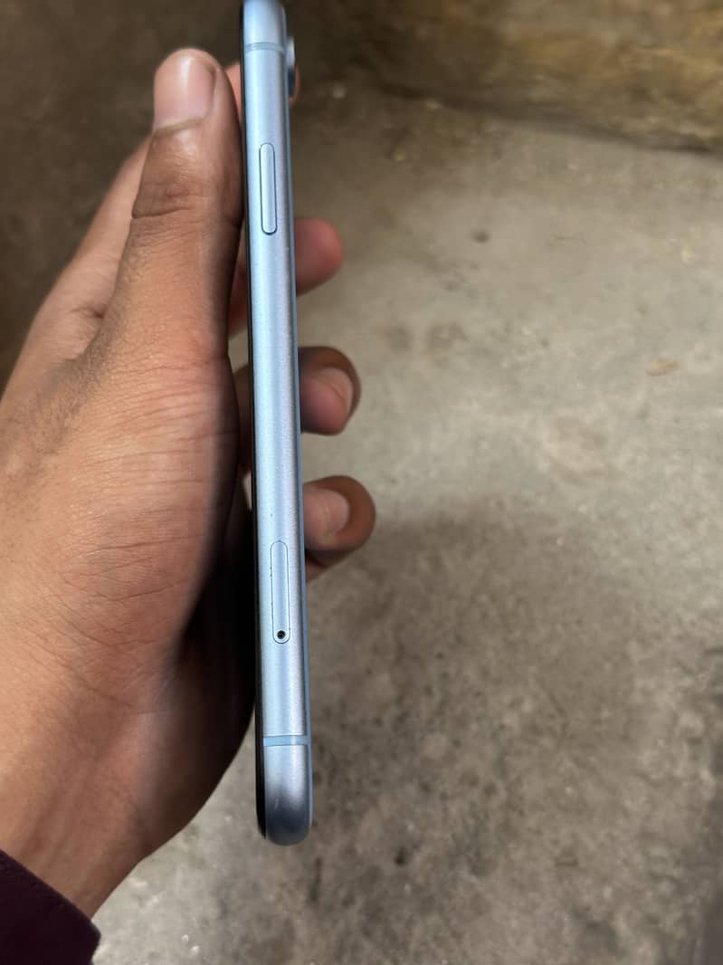 Apple iPhone XR 3