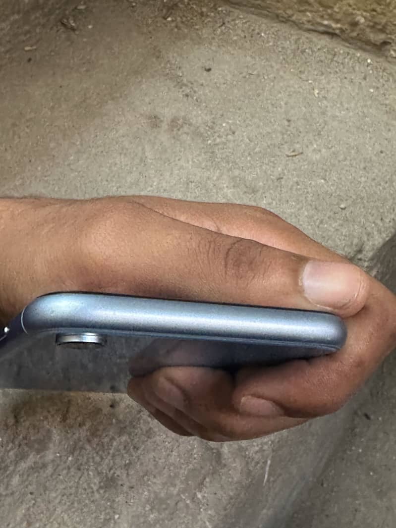 Apple iPhone XR 4