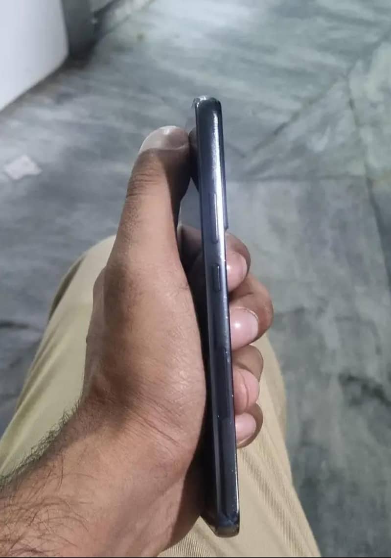 Samsung Mobile S22 Plus 2