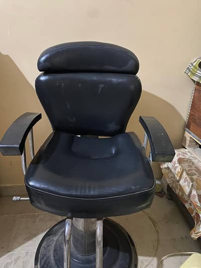 Salon chairs and trolley