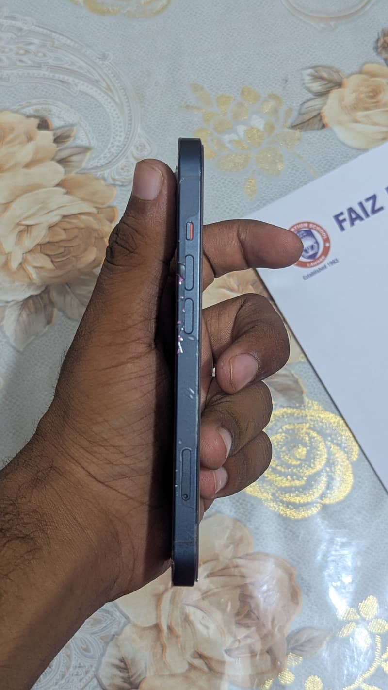 Apple iPhone 13 3