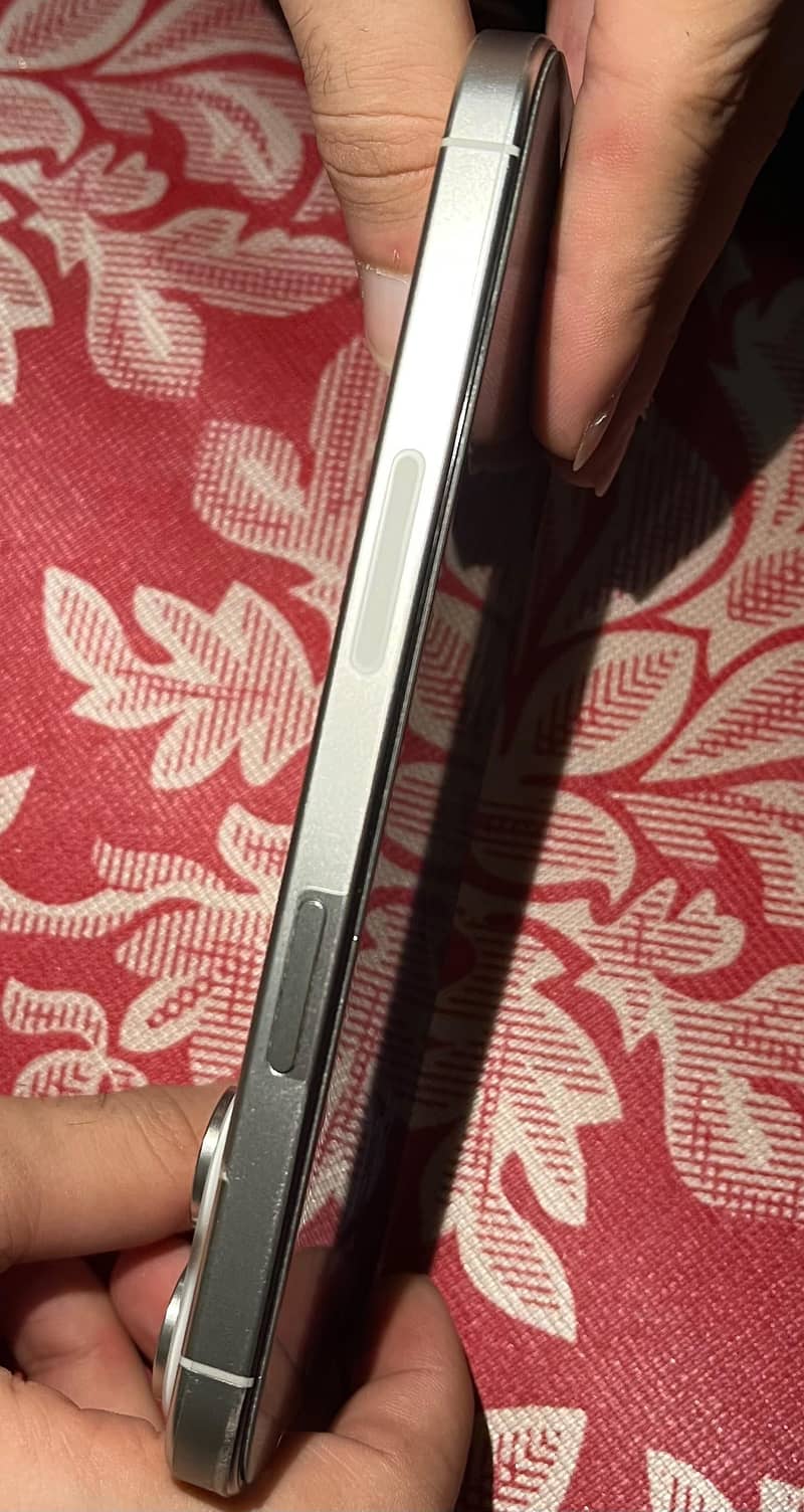 Apple iPhone 15 Pro Max 2