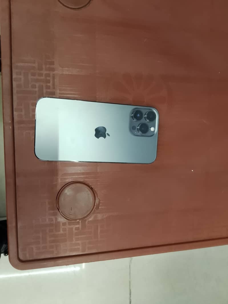 Apple iPhone 13 Pro Max 4