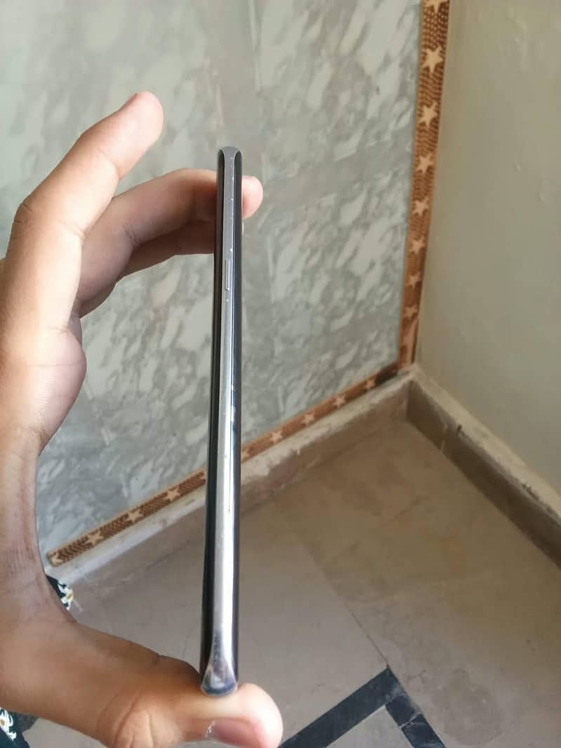 Samsung Mobile S8 4