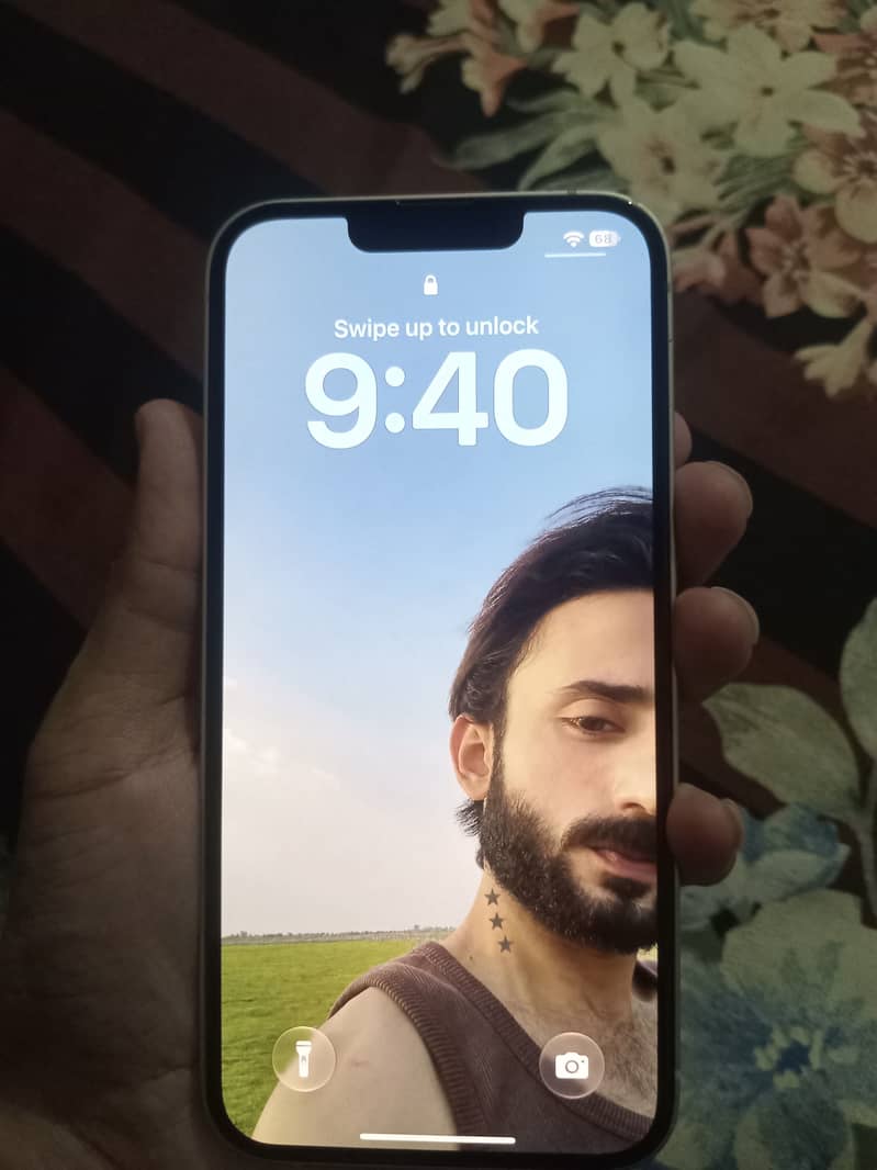 Apple iPhone 14 3