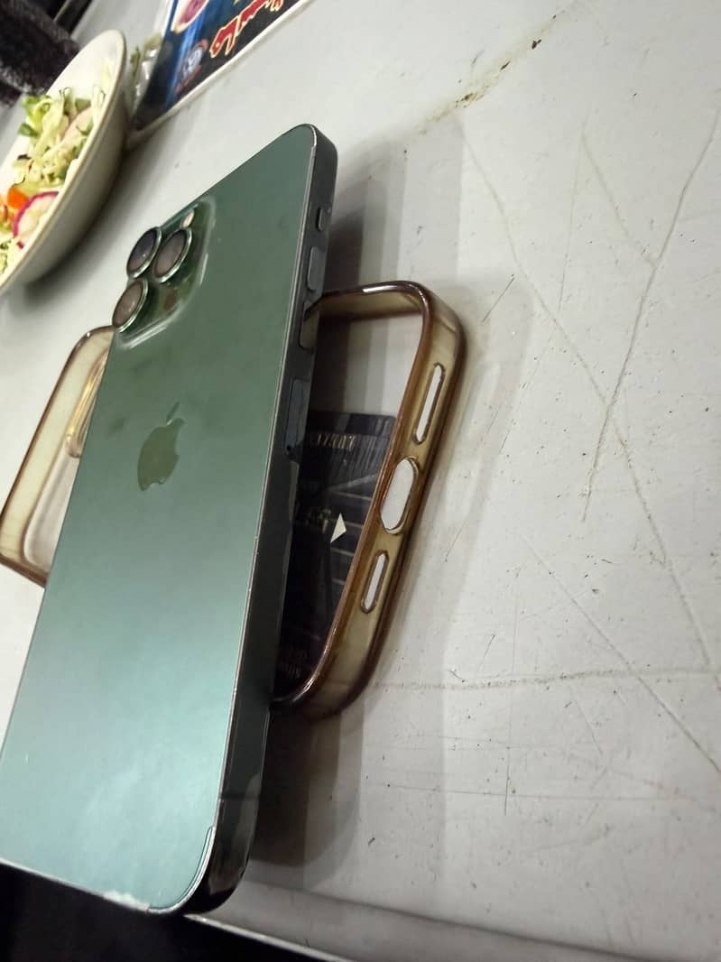 Apple iPhone 13 Pro Max 1