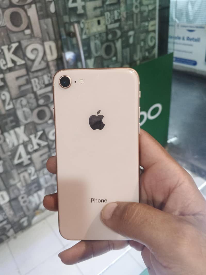 Apple iPhone 8 1