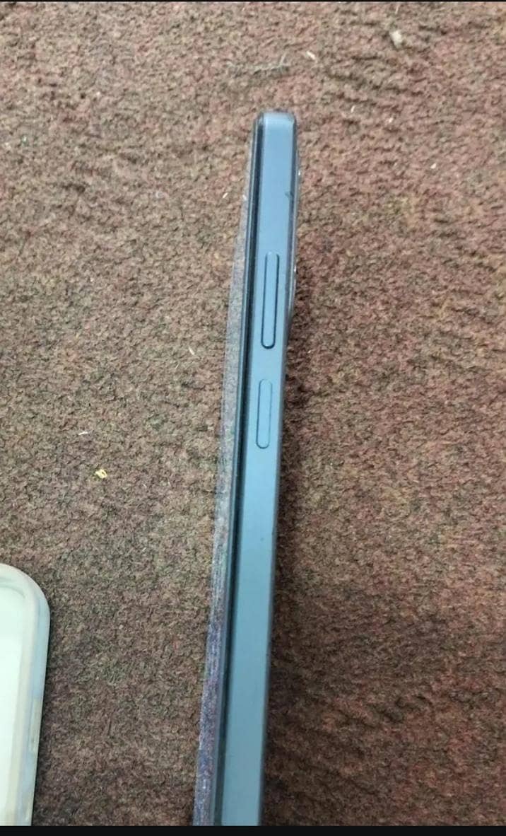 Realme C65 1