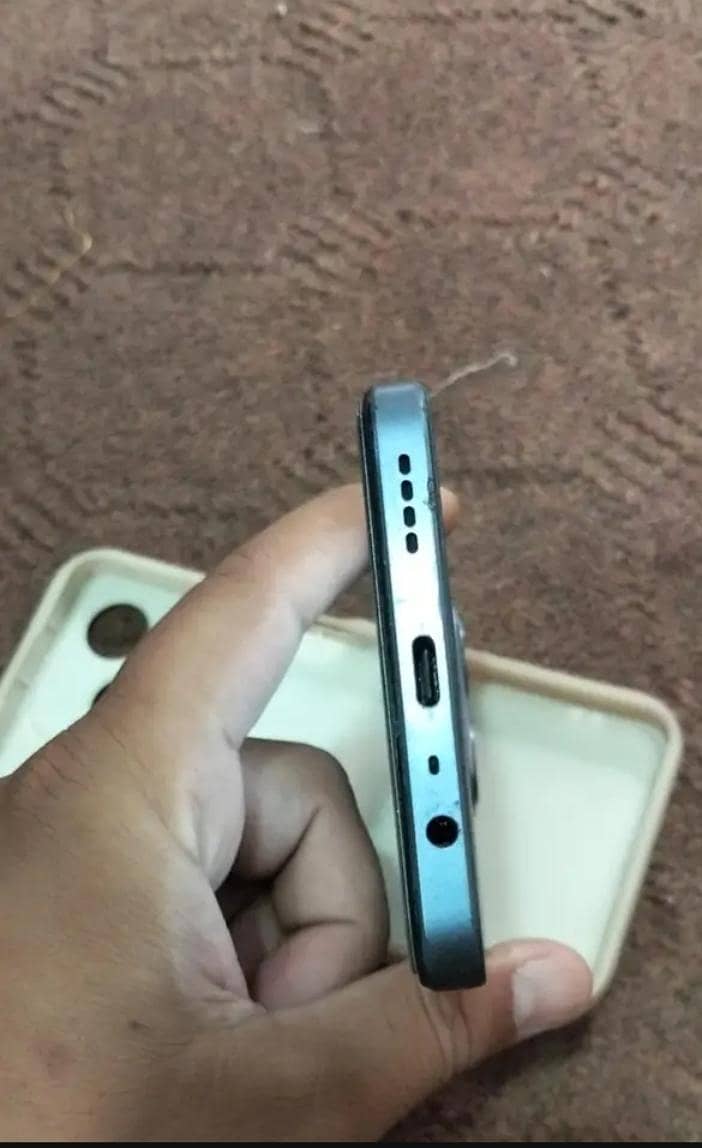 Realme C65 2
