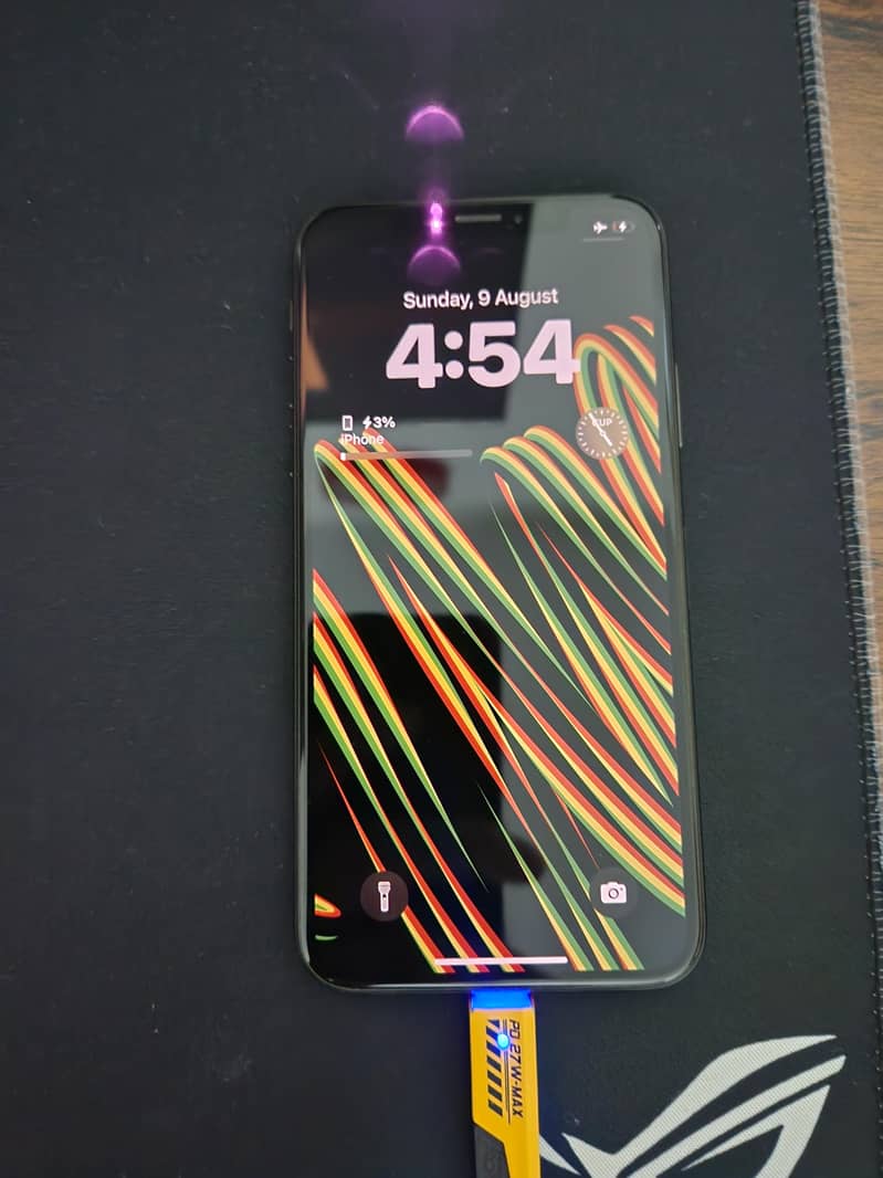 Apple iPhone XS 4