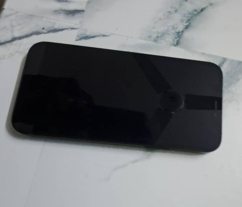 Apple iPhone 12 4
