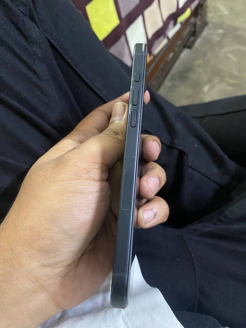 Apple iPhone 16 Plus 2