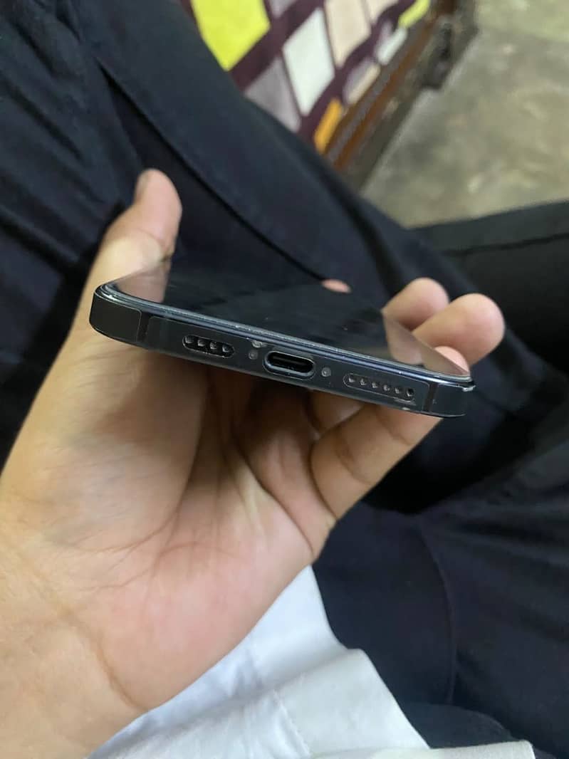Apple iPhone 16 Plus 3