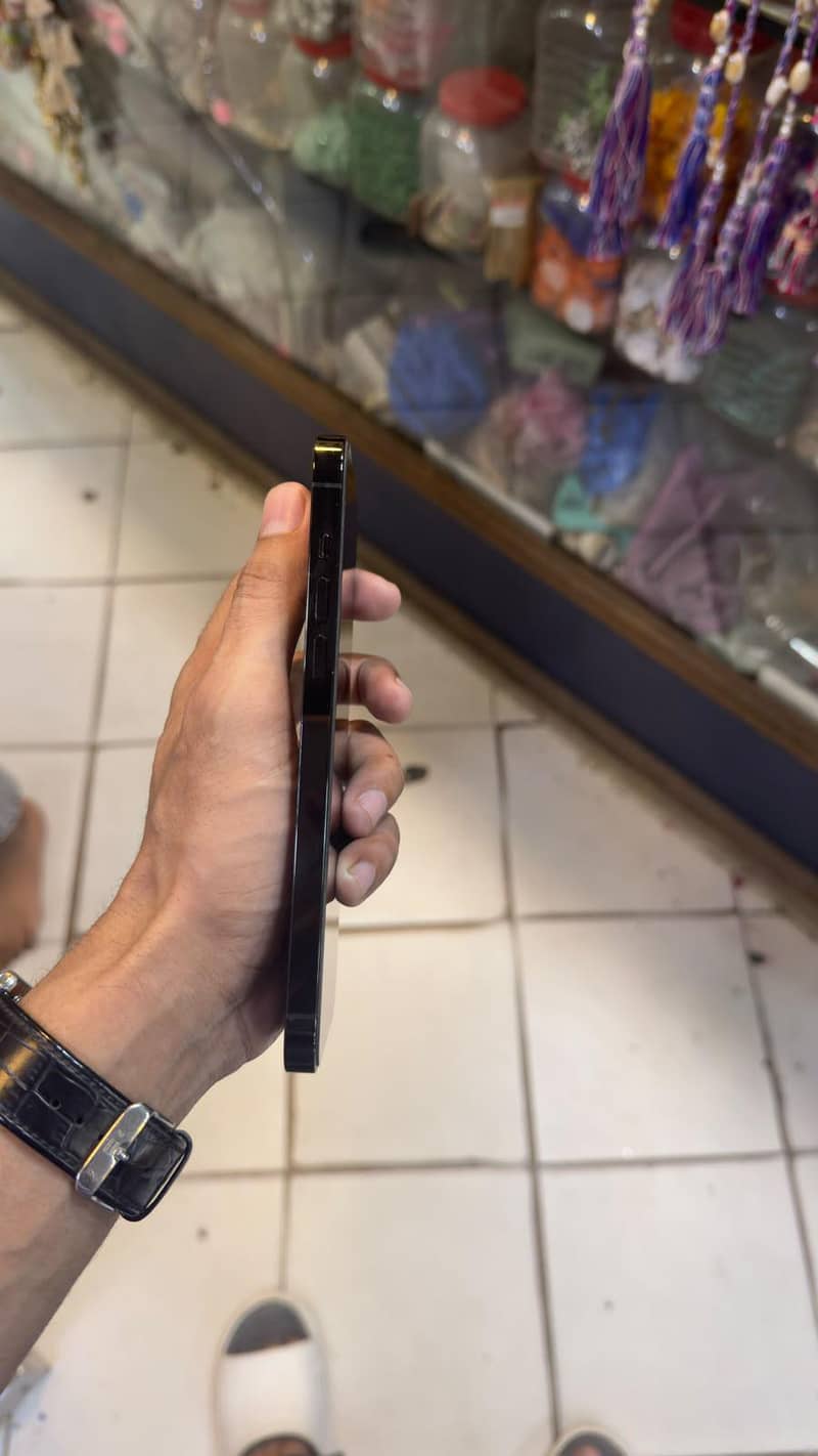 Apple iPhone 14 Pro Max 0