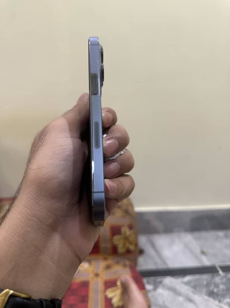 Apple iPhone 13 Pro 1