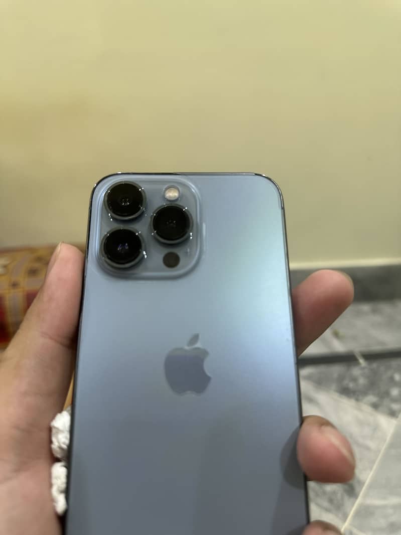 Apple iPhone 13 Pro 3