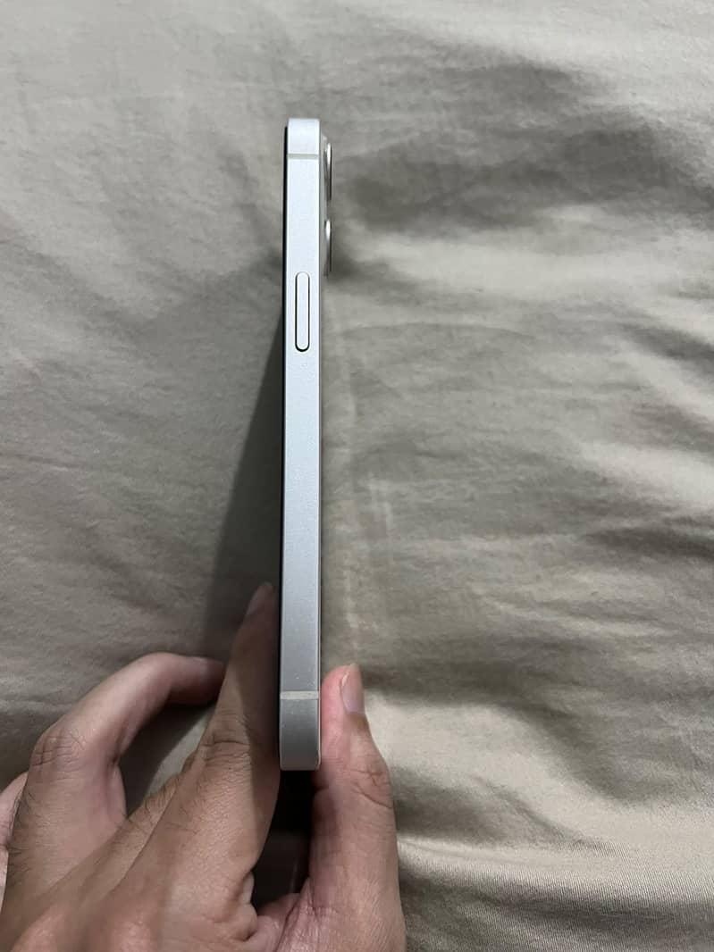 Apple iPhone 13 2