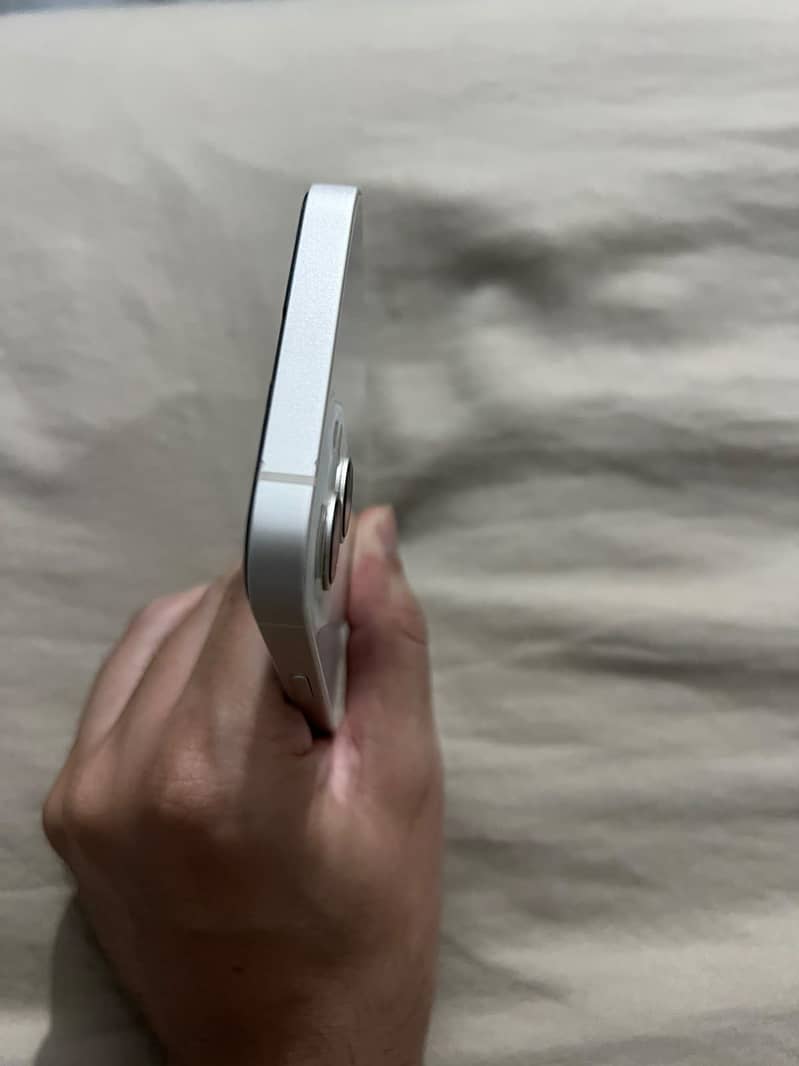 Apple iPhone 13 3