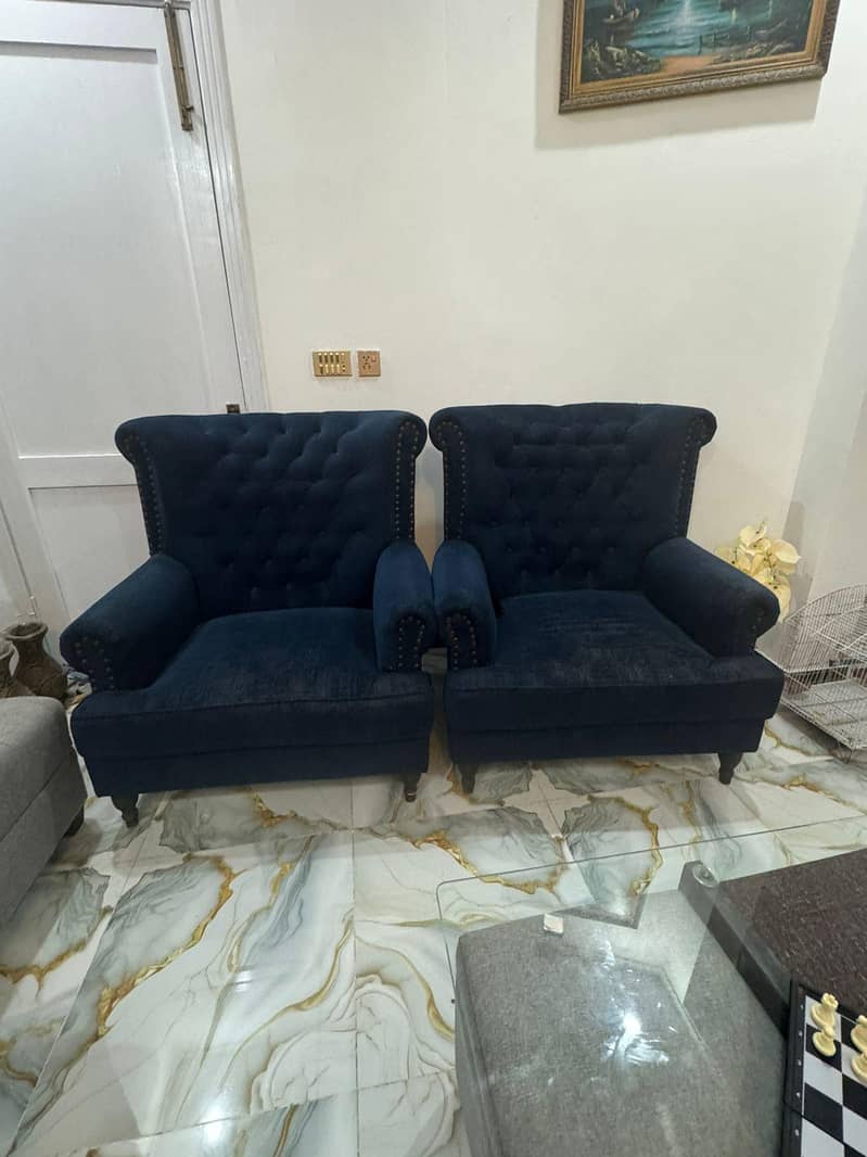 Blue velvet sofas 0