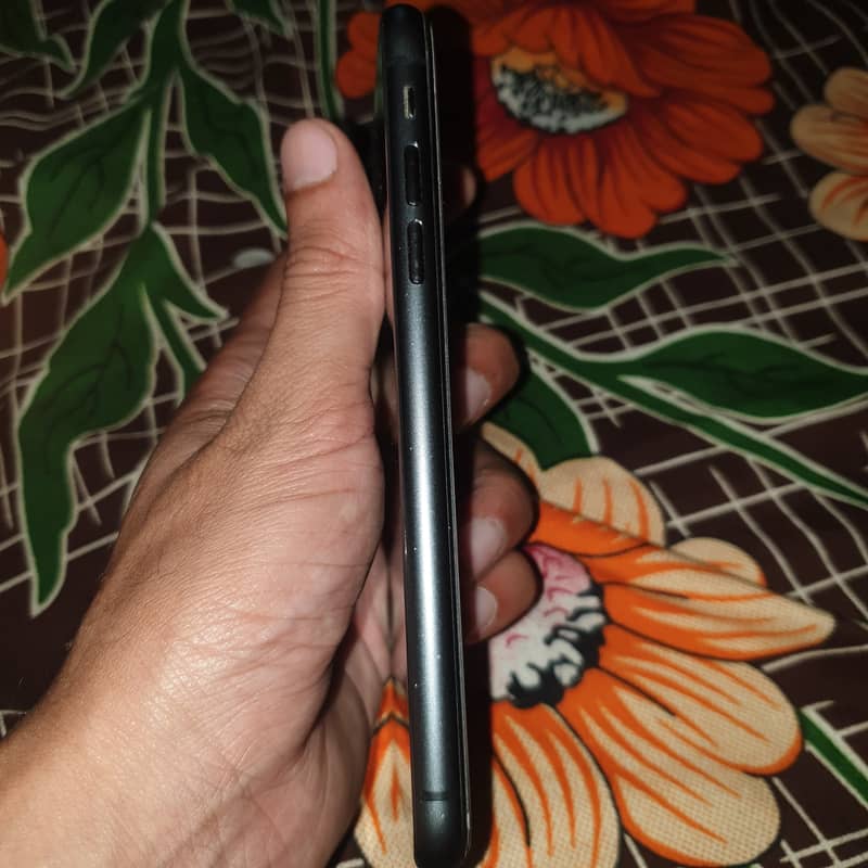 Apple iPhone 11 9