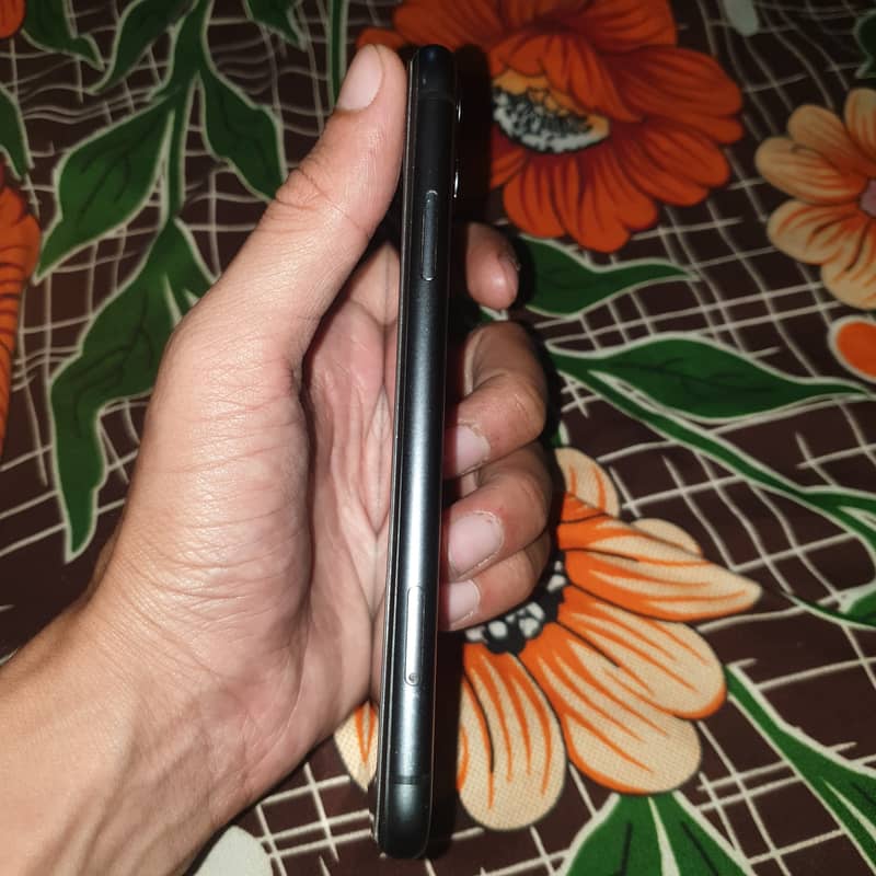 Apple iPhone 11 10