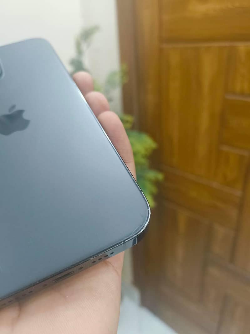 Apple iPhone 14 Pro Max 4